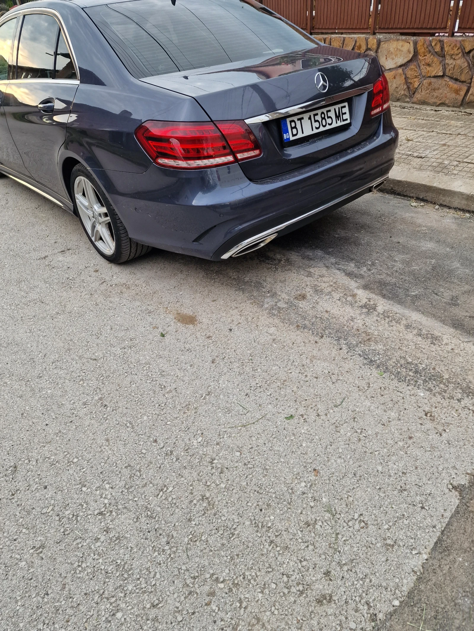 Mercedes-Benz E 220, снимка 5 - Автомобили и джипове - 55353561