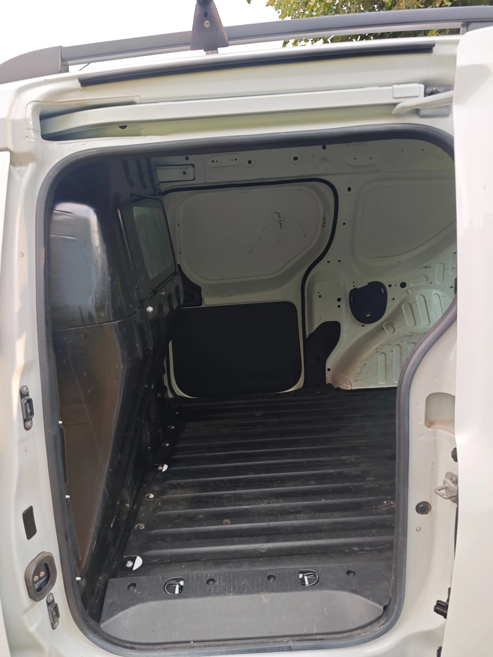 Dacia Dokker 1.4I НОВ ВНОС, снимка 7 - Автомобили и джипове - 55457461