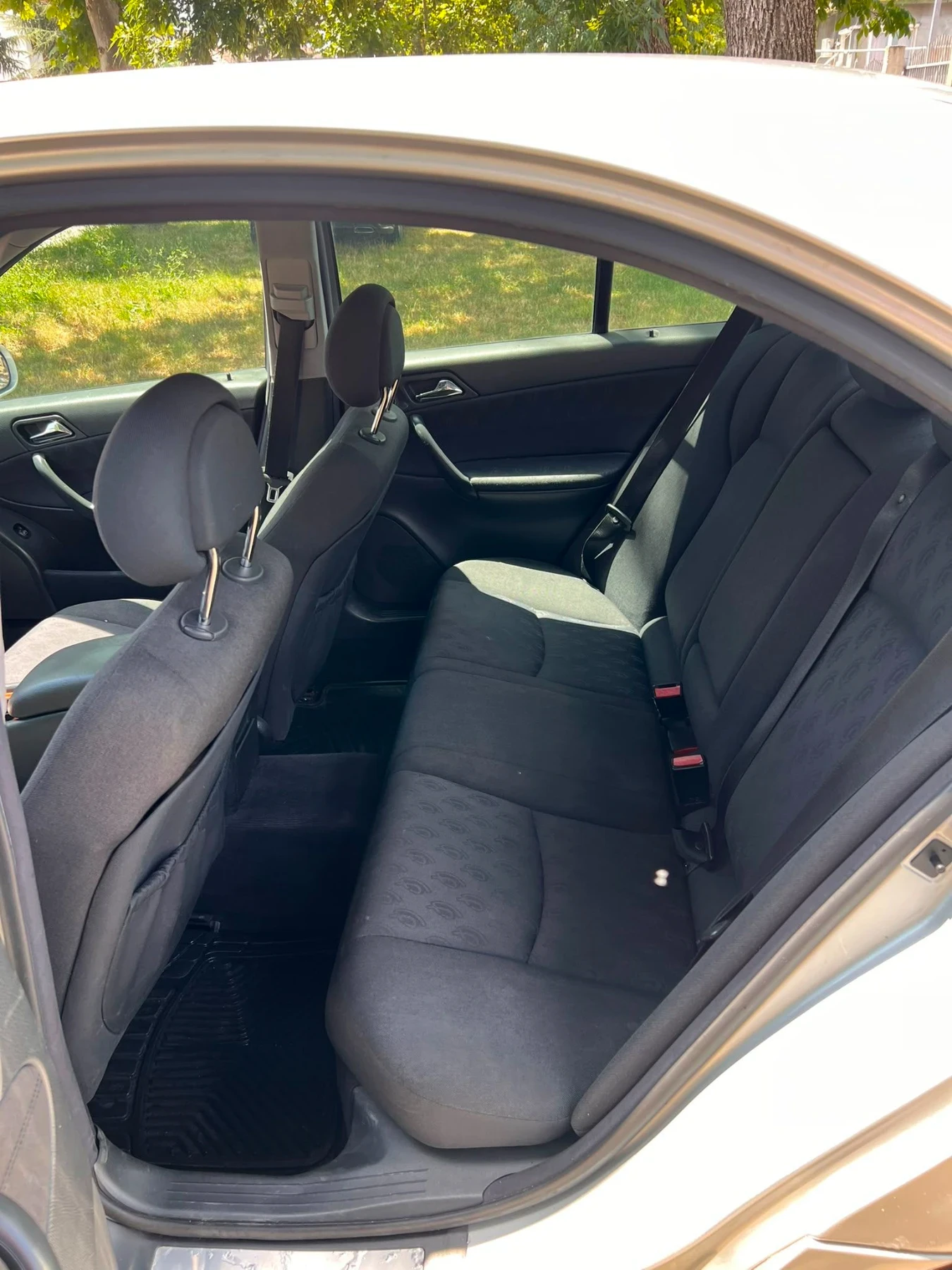 Mercedes-Benz C 220, снимка 11 - Автомобили и джипове - 55584947