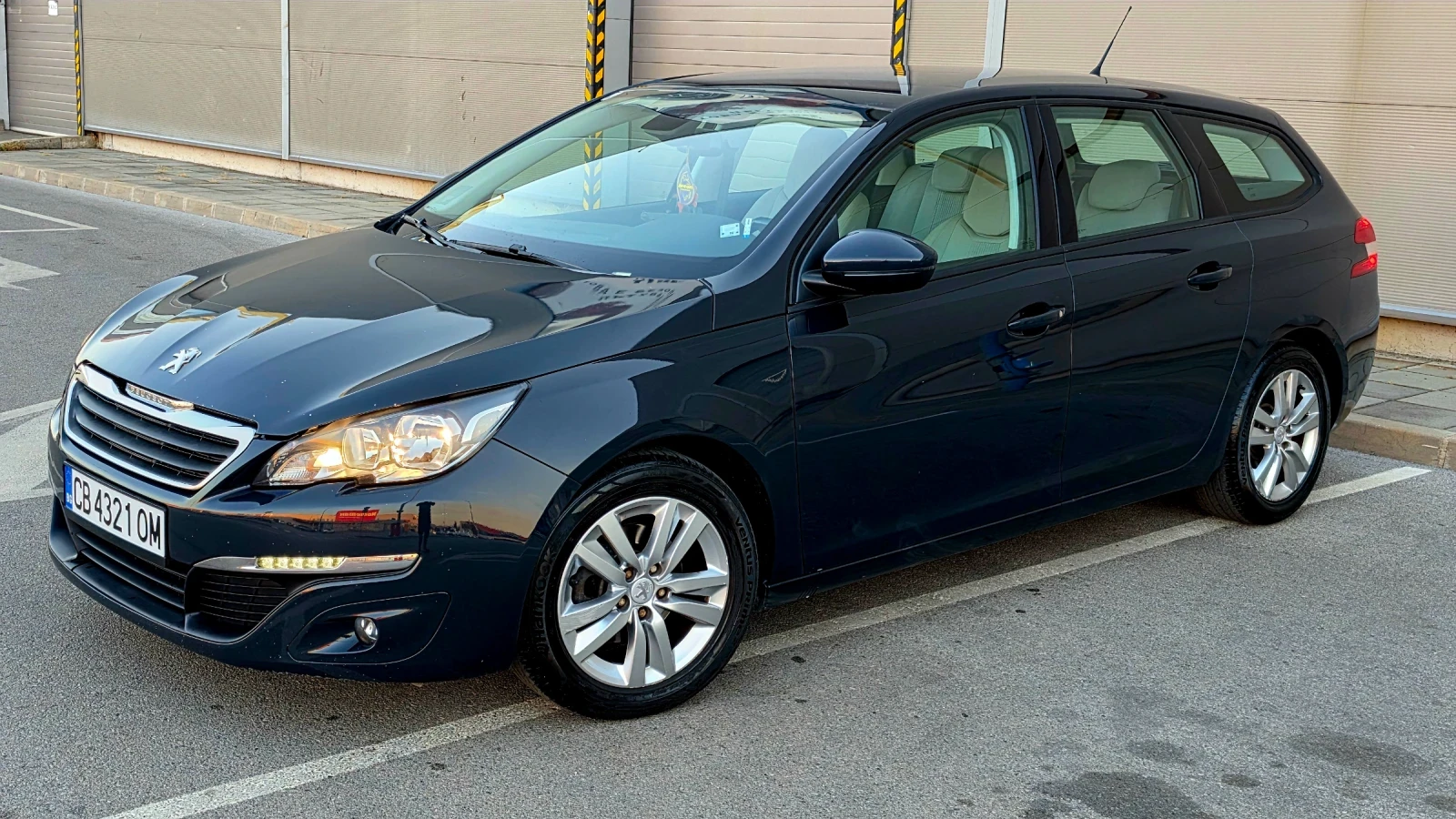 Peugeot 308 1.2 ТОП ЦЕНА , снимка 5 - Автомобили и джипове - 56082499
