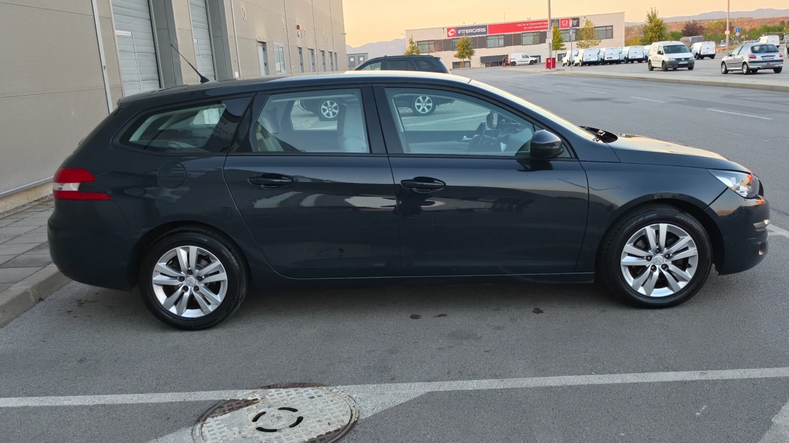 Peugeot 308 1.2 ТОП ЦЕНА , снимка 2 - Автомобили и джипове - 56082499