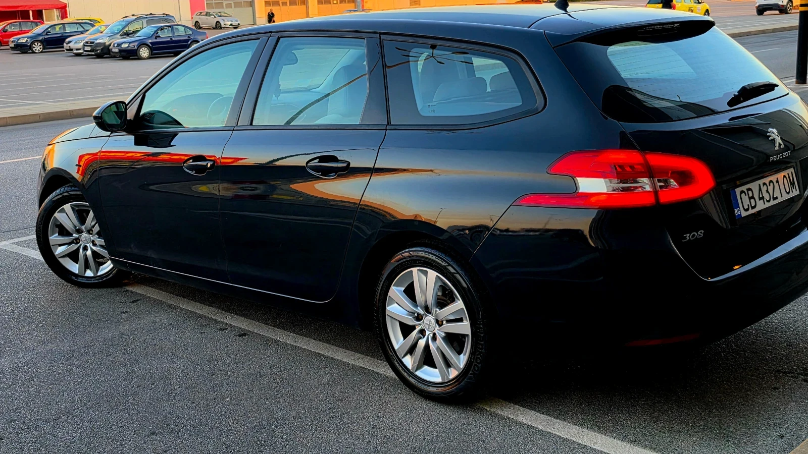 Peugeot 308 1.2 ТОП ЦЕНА , снимка 7 - Автомобили и джипове - 56082499