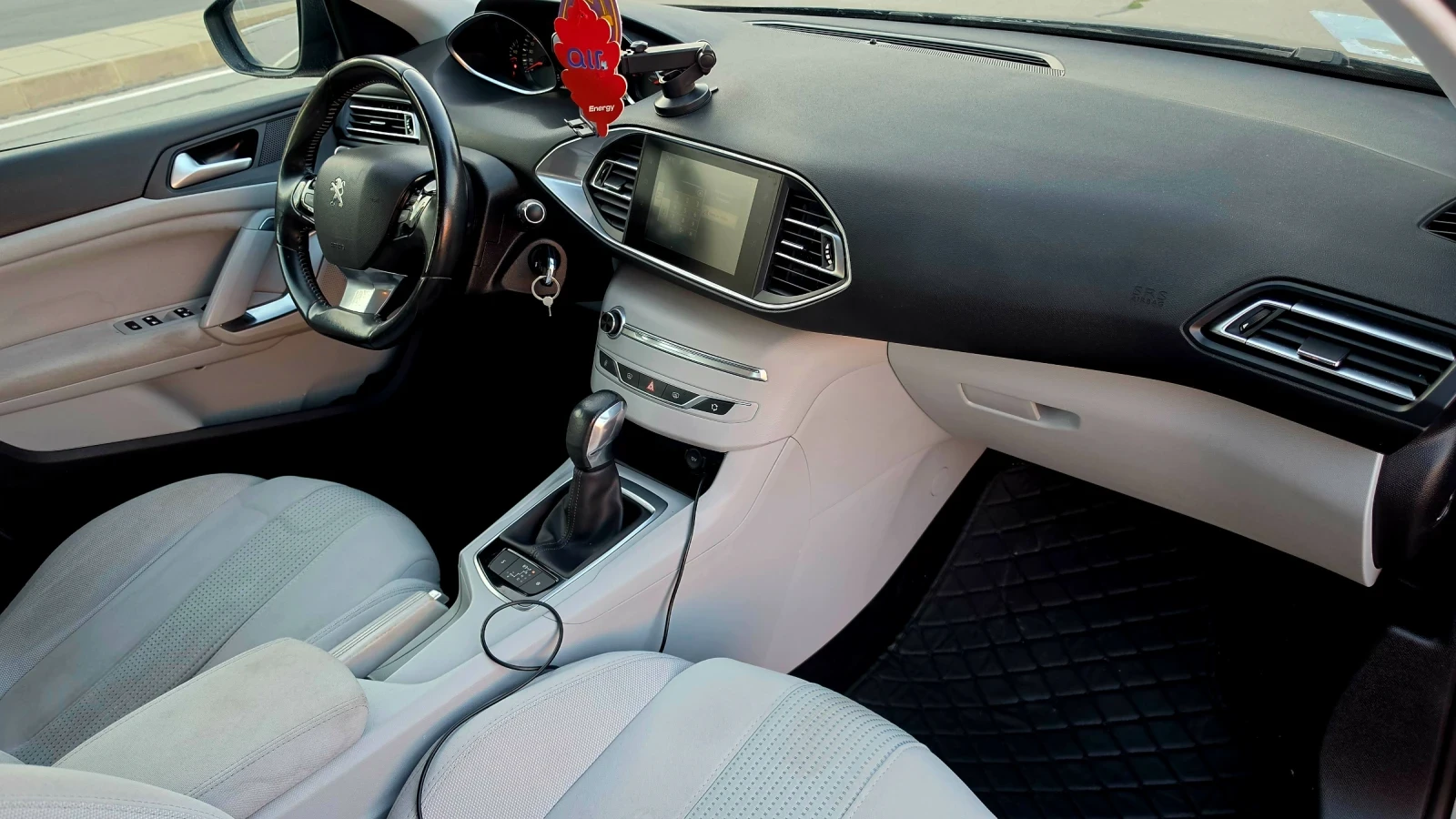 Peugeot 308 1.2 ТОП ЦЕНА , снимка 15 - Автомобили и джипове - 56082499