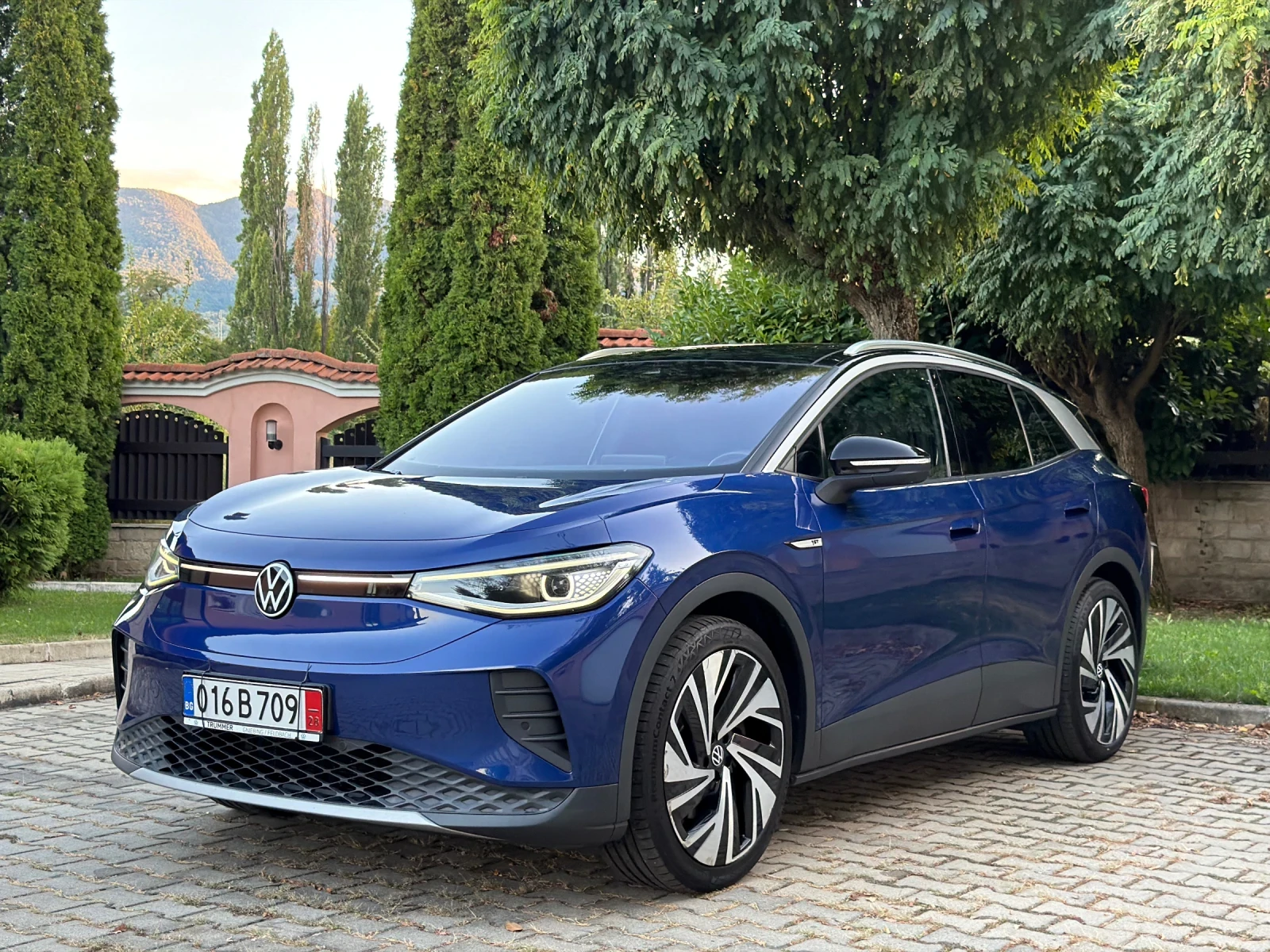 VW ID.4 1st/PRO/82kw/TermoP/Memory/Pano/HeadUp/360