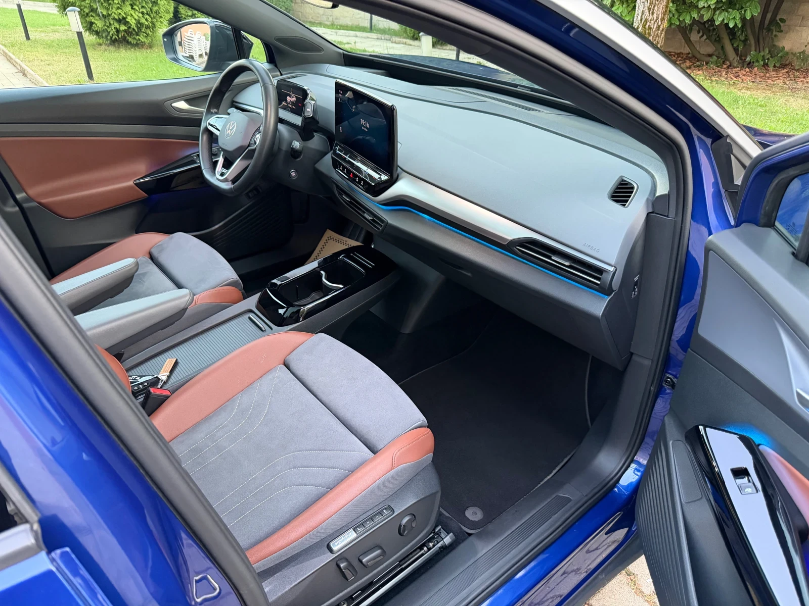 VW ID.4 1st/PRO/82kw/TermoP/Memory/Pano/HeadUp/360, снимка 12 - Автомобили и джипове - 56108023