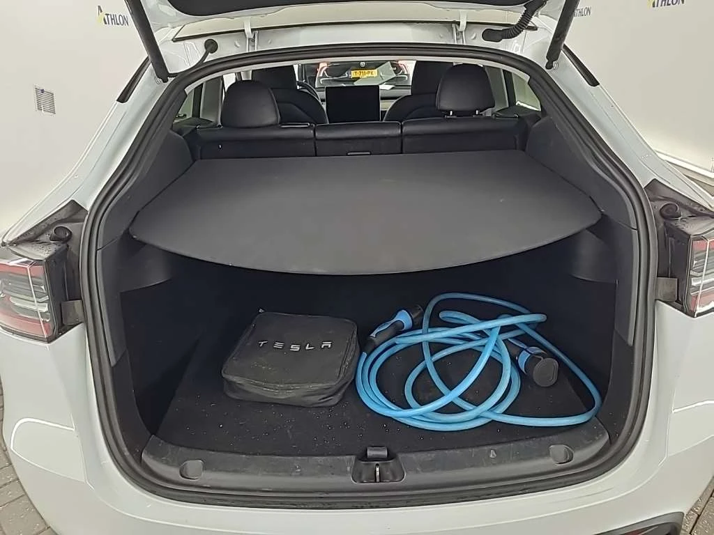 Tesla Model Y SR LFP, снимка 8 - Автомобили и джипове - 56199920