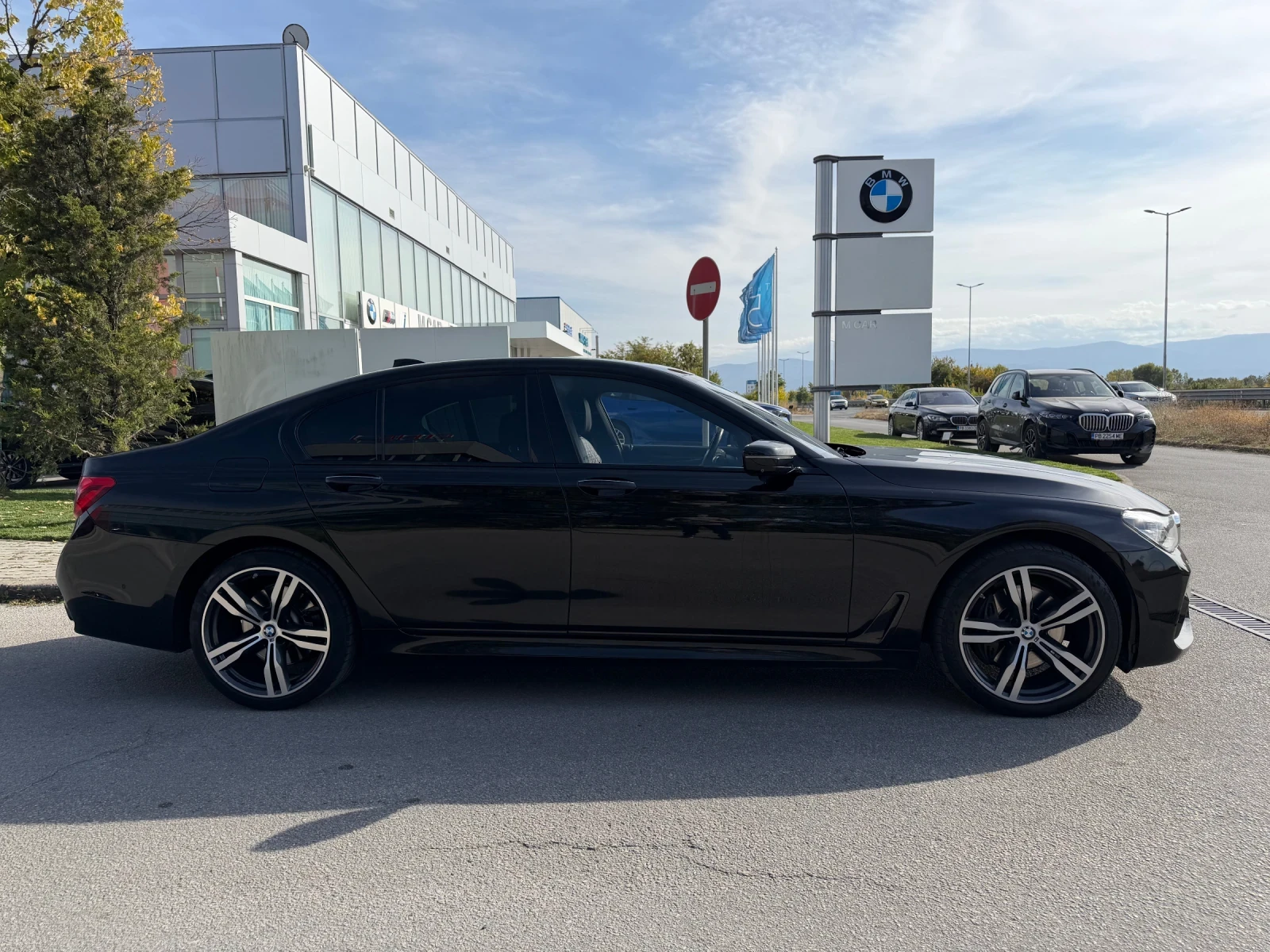 BMW 740 72640 KM| M Sport| Laserlight| RemoteParking| 360 