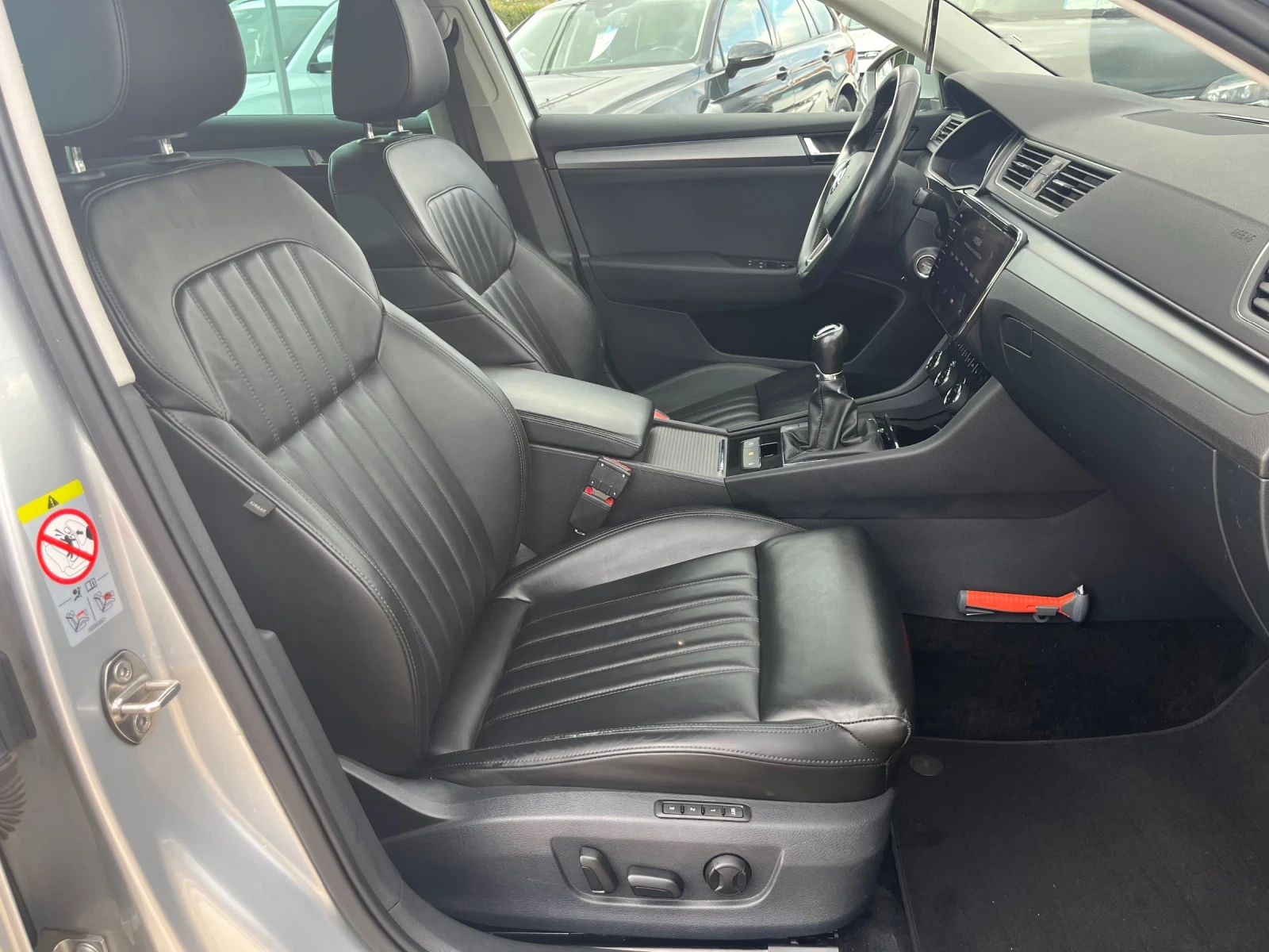 Skoda Superb 2.0TDI Panorama/Keyless, снимка 13 - Автомобили и джипове - 56658796