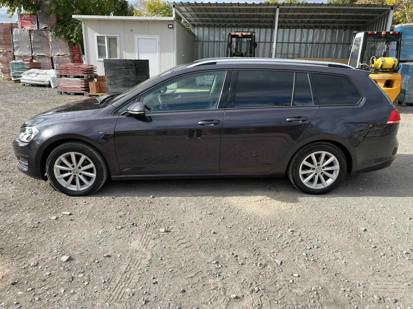 VW Golf Variant 1.6 Tdi Lounge, снимка 11 - Автомобили и джипове - 56722761