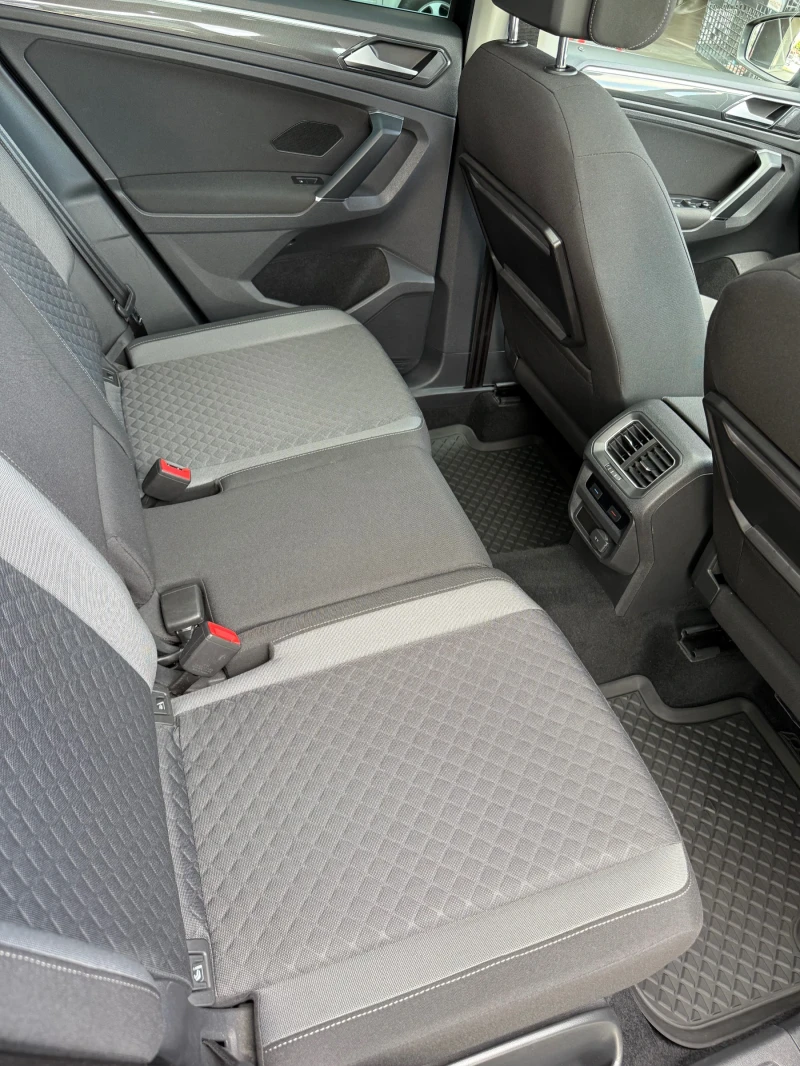 VW Tiguan 2.0 TDI, снимка 9 - Автомобили и джипове - 52276518