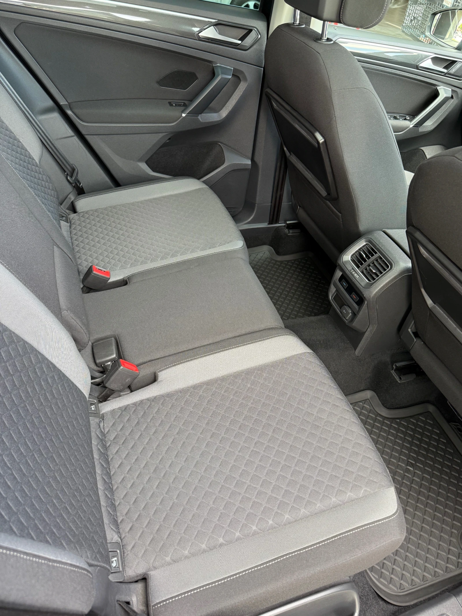 VW Tiguan 2.0 TDI - изображение 9