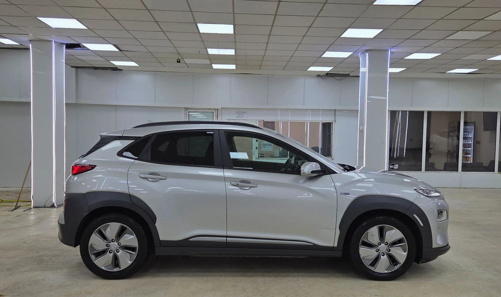 Hyundai Kona 64KWh/Premium/Blie Link/Шибидах, снимка 2 - Автомобили и джипове - 54035456