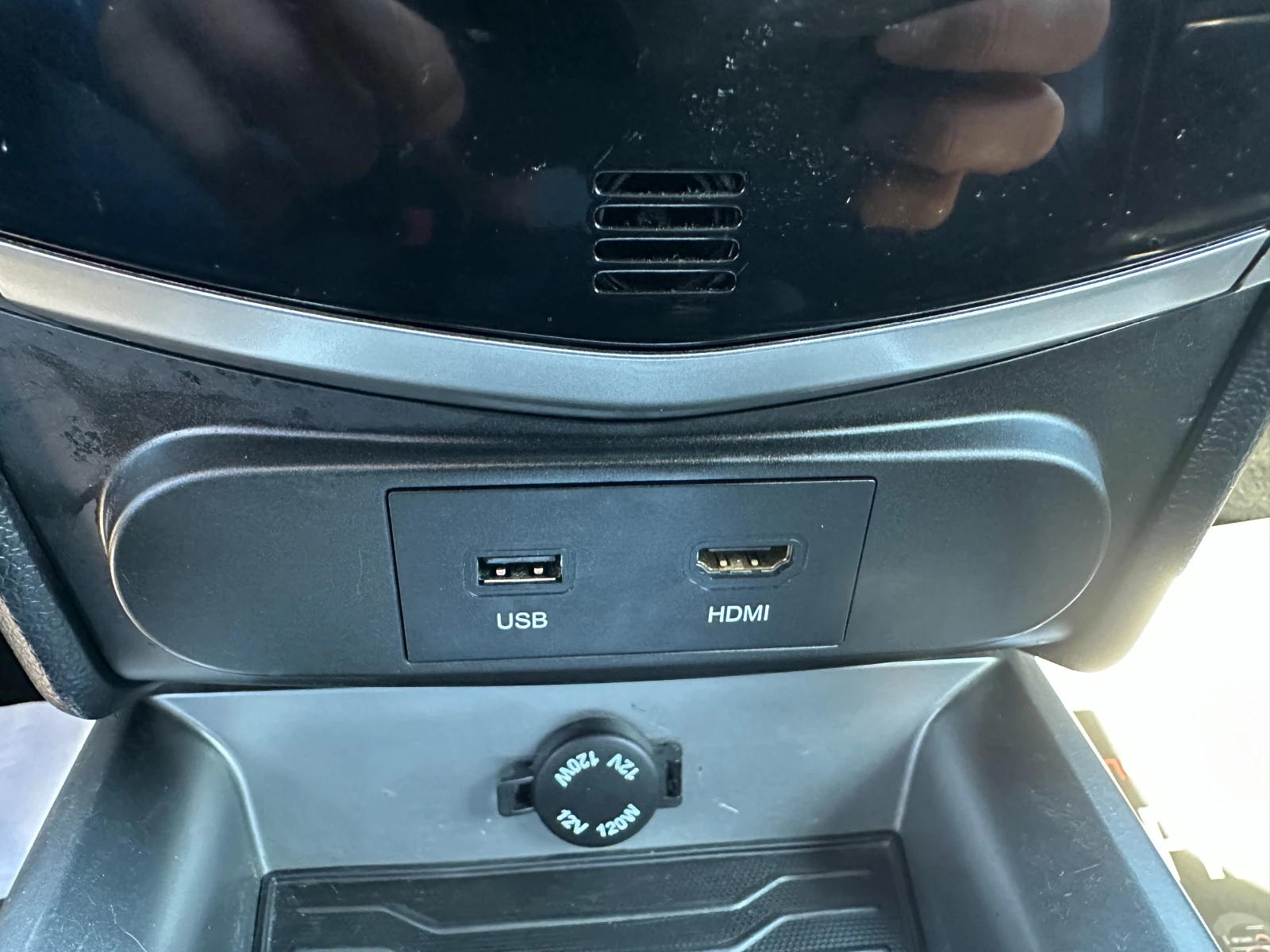 SsangYong Tivoli Реални км., снимка 13 - Автомобили и джипове - 54446446