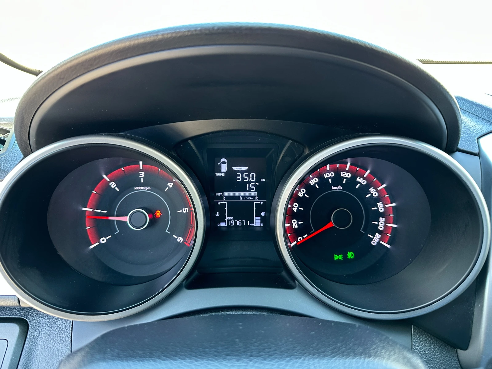SsangYong Tivoli Реални км., снимка 17 - Автомобили и джипове - 54446446