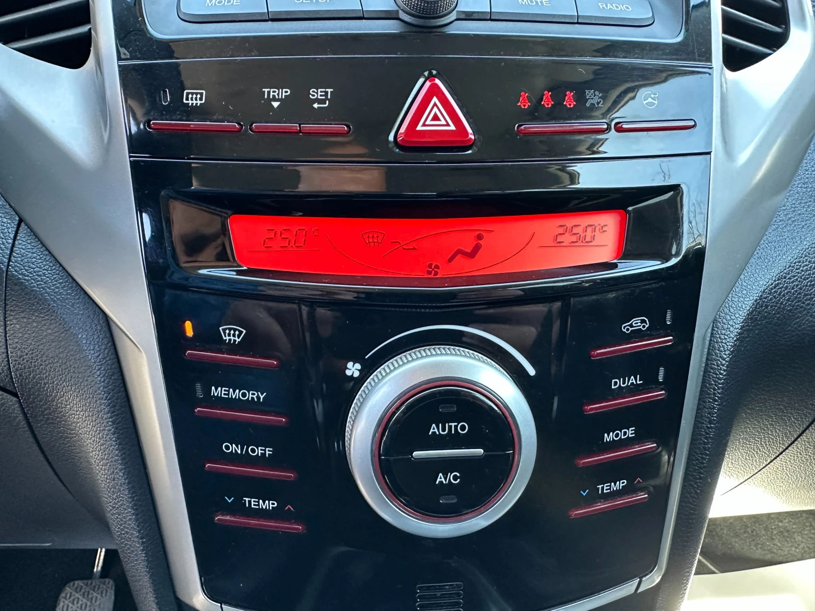 SsangYong Tivoli Реални км., снимка 12 - Автомобили и джипове - 54446446