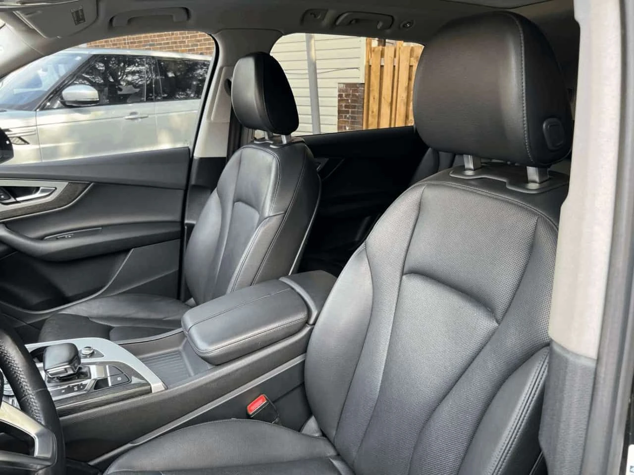 Audi Q7 Progressiv* Матрикс* CARFAX * БЕЗ ПЪРВОНАЧАЛНА, снимка 6 - Автомобили и джипове - 54543842