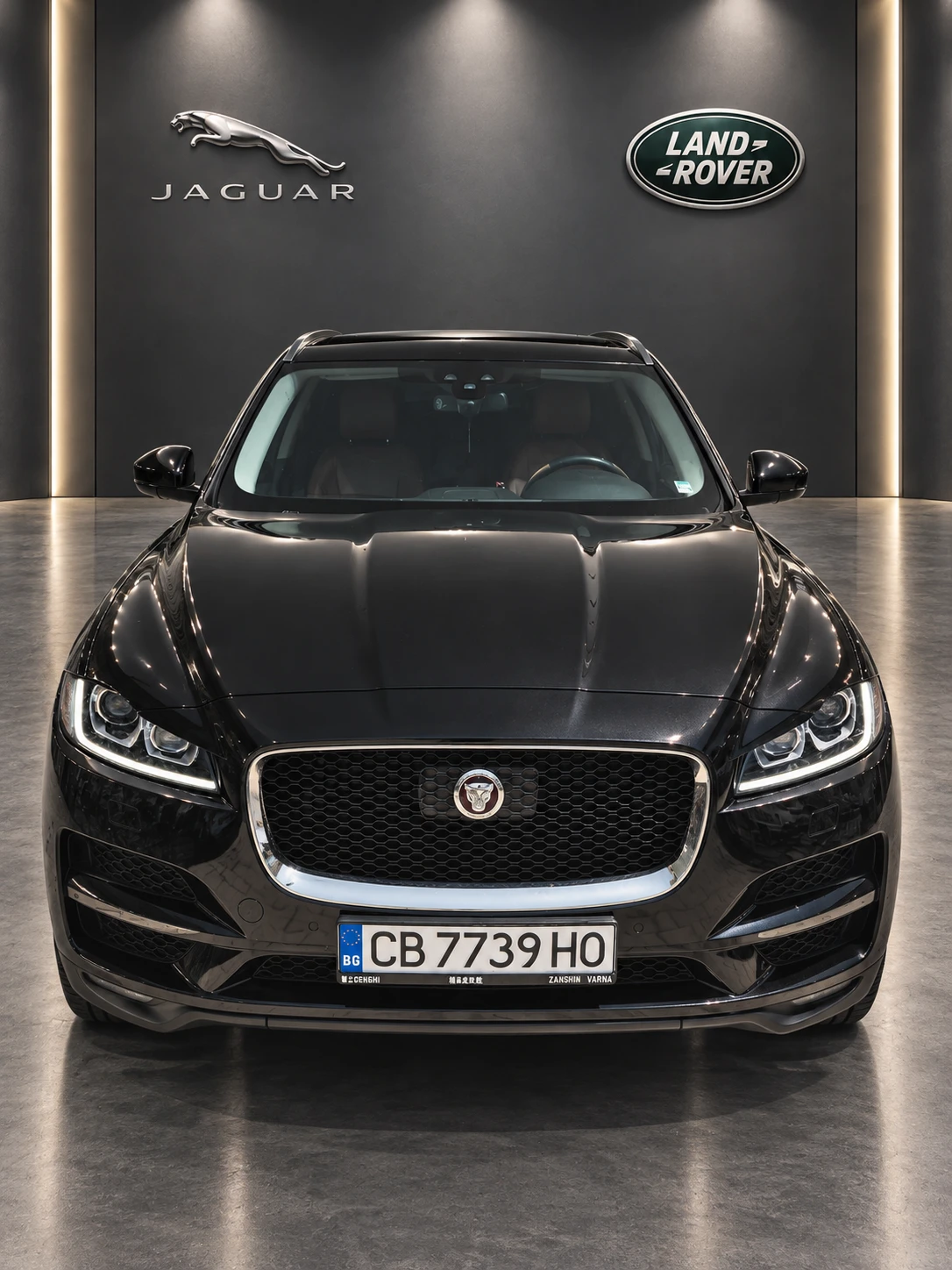 Jaguar F-PACE 3.0d, ACC, Carplay/Android Auto, снимка 2 - Автомобили и джипове - 55970446