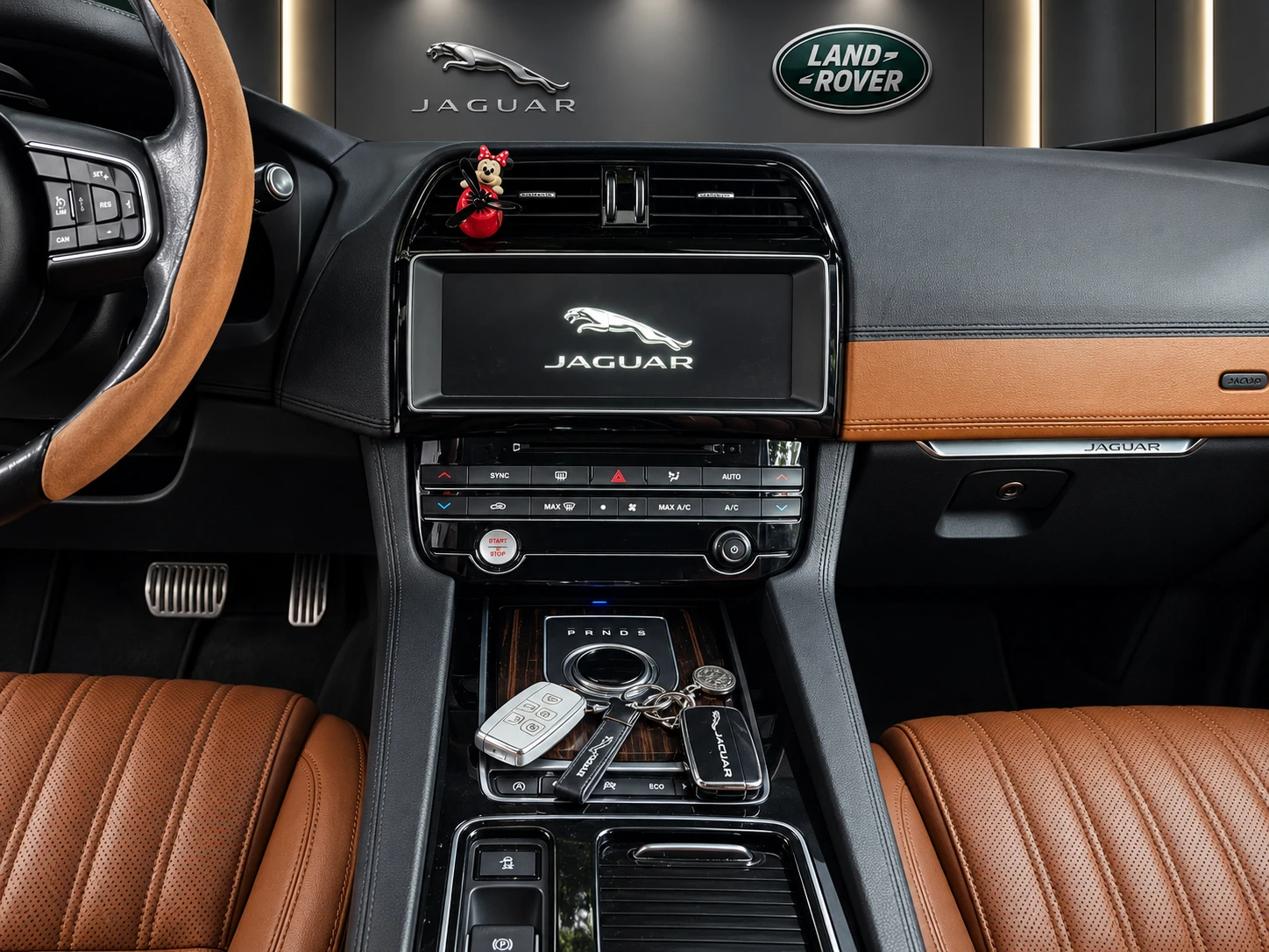 Jaguar F-PACE 3.0d, ACC, Carplay/Android Auto, снимка 13 - Автомобили и джипове - 55970446