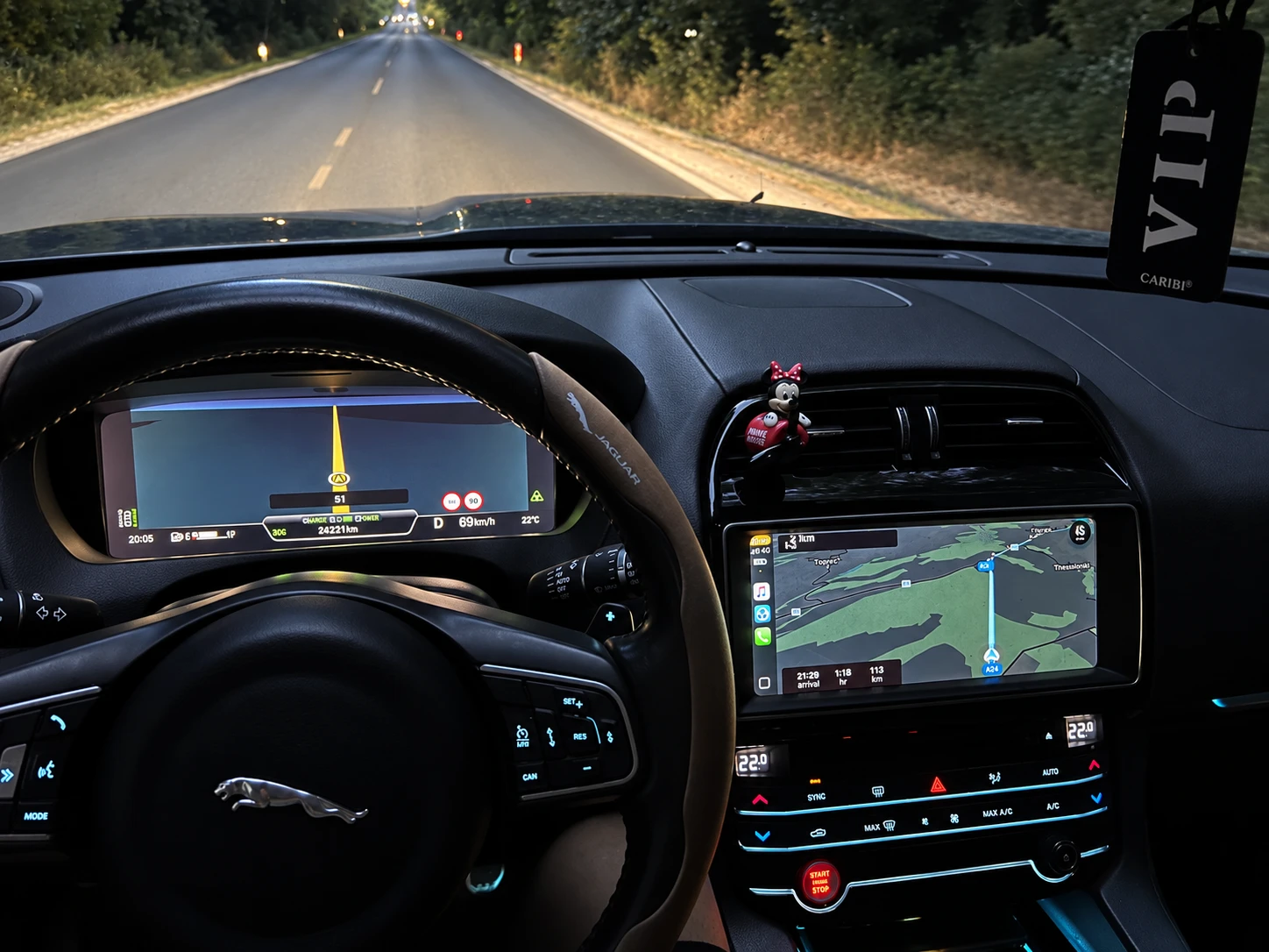Jaguar F-PACE 3.0d, ACC, Carplay/Android Auto, снимка 16 - Автомобили и джипове - 55970446