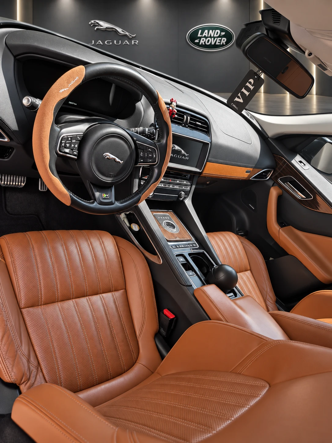 Jaguar F-PACE 3.0d, ACC, Carplay/Android Auto, снимка 12 - Автомобили и джипове - 55970446