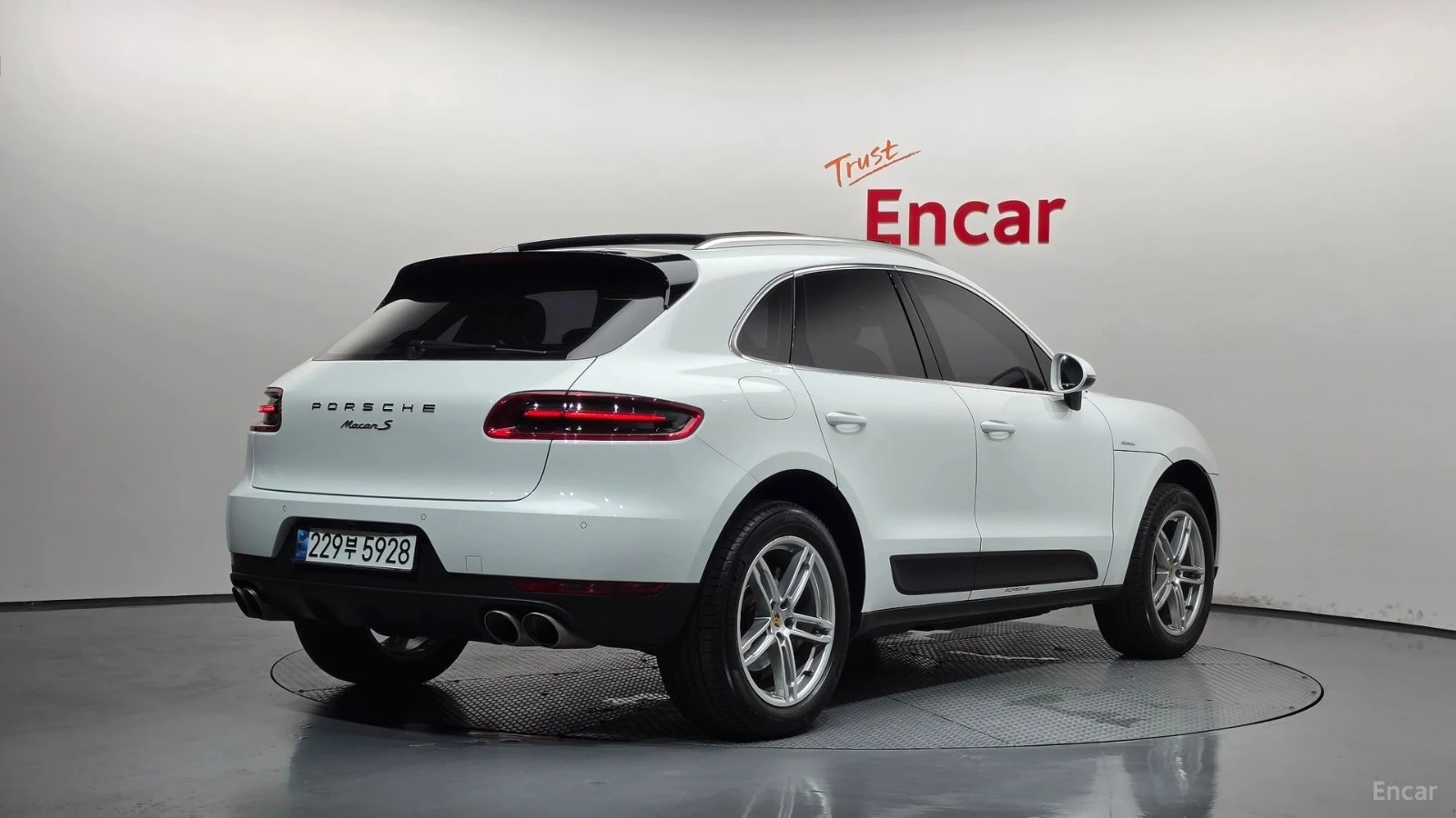 Porsche Macan 3.0 S* DIESEL* КОЖА* ПОДГРЕВ* ПАНО* АВТОКРЕДИТ, снимка 2 - Автомобили и джипове - 55597313