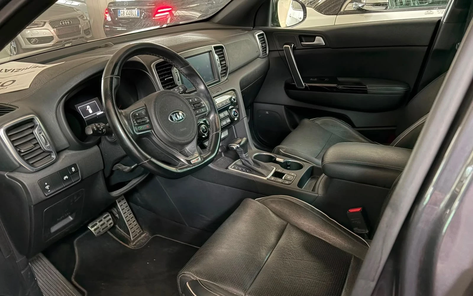 Kia Sportage 2.0CRDI* 4WD* GT Line, снимка 9 - Автомобили и джипове - 55768252