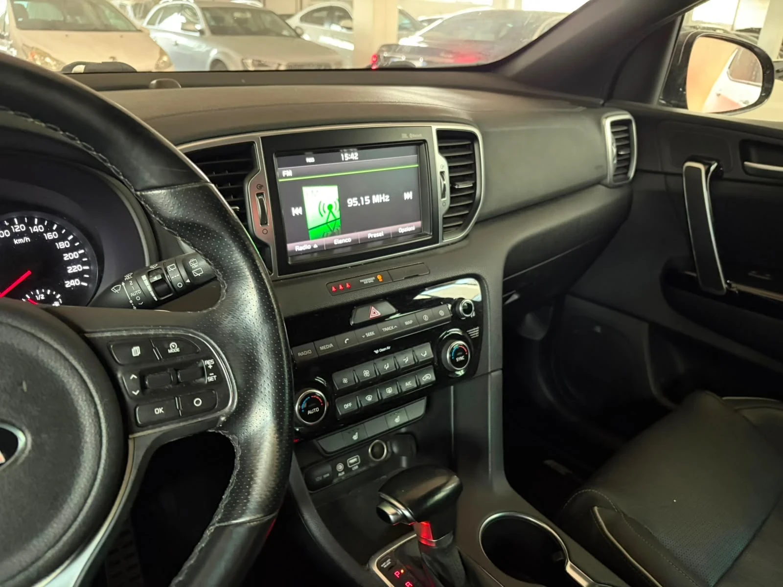 Kia Sportage 2.0CRDI* 4WD* GT Line, снимка 6 - Автомобили и джипове - 55768252