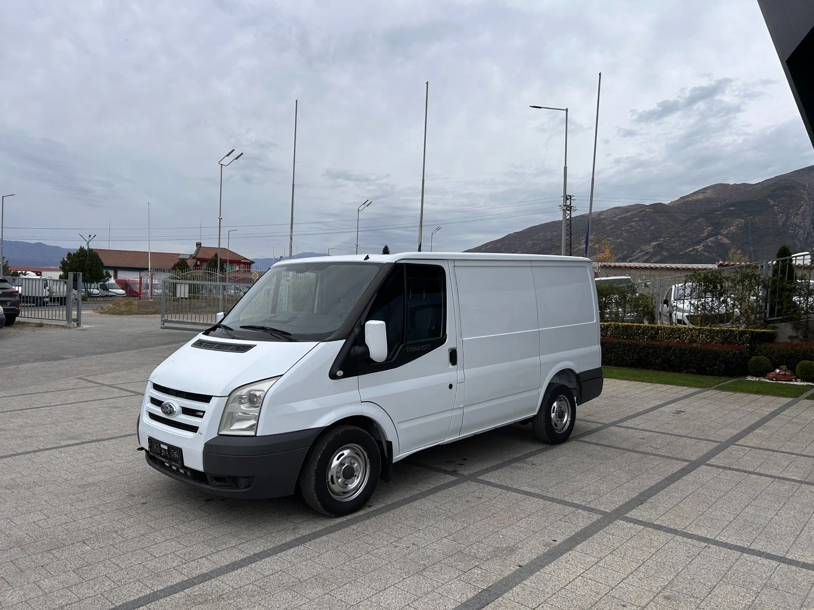 Ford Transit 2.2TDCI 110к.с. Климатик - изображение 2