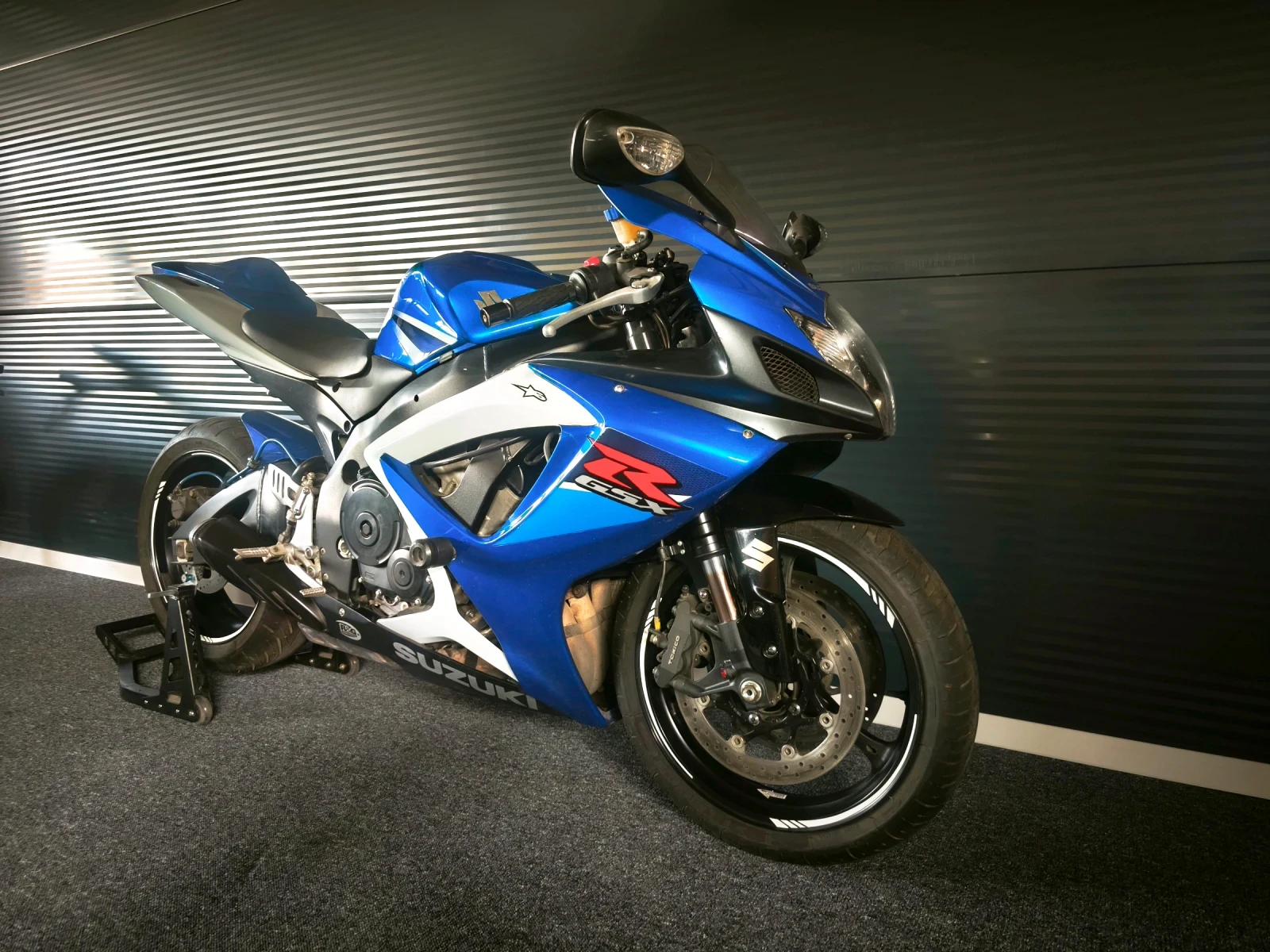 Suzuki Gsxr 750 - изображение 2