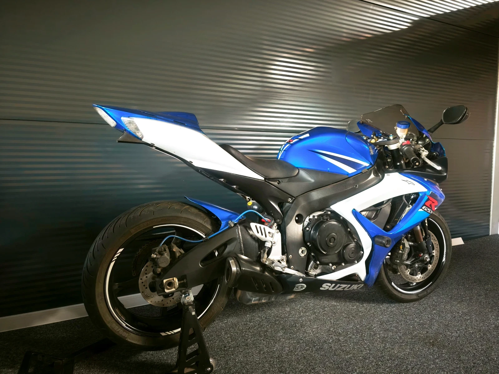 Suzuki Gsxr 750 - изображение 7