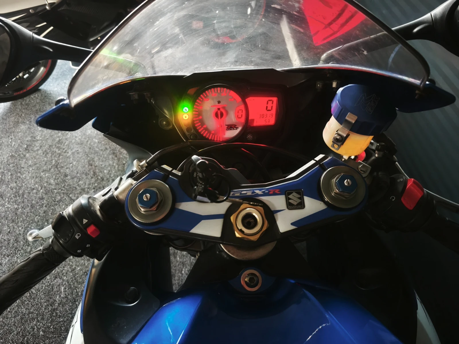 Suzuki Gsxr 750 - изображение 8