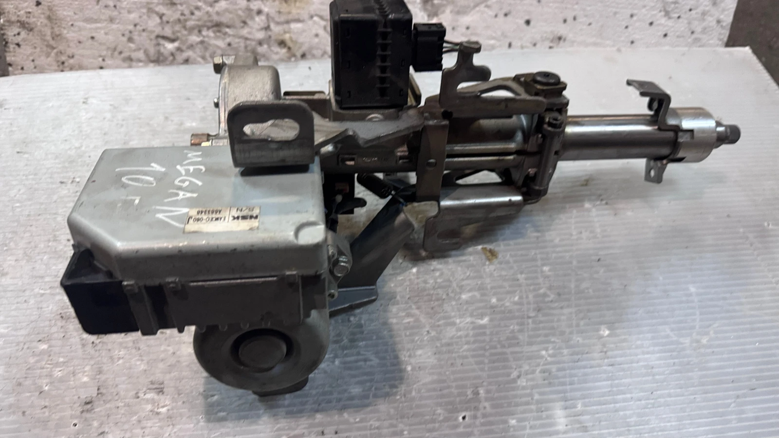    /       Renault Megane 2010 - AG83348 / 488107802R | Mobile.bg   1