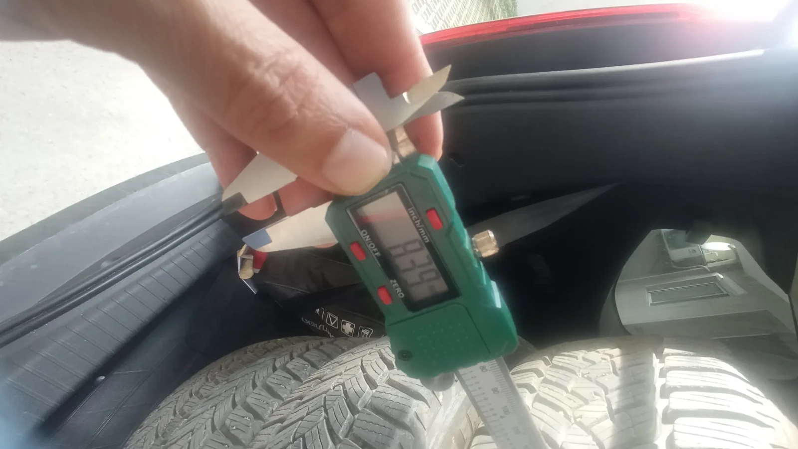 Гуми Зимни 205/60R16, снимка 6 - Гуми и джанти - 54458778