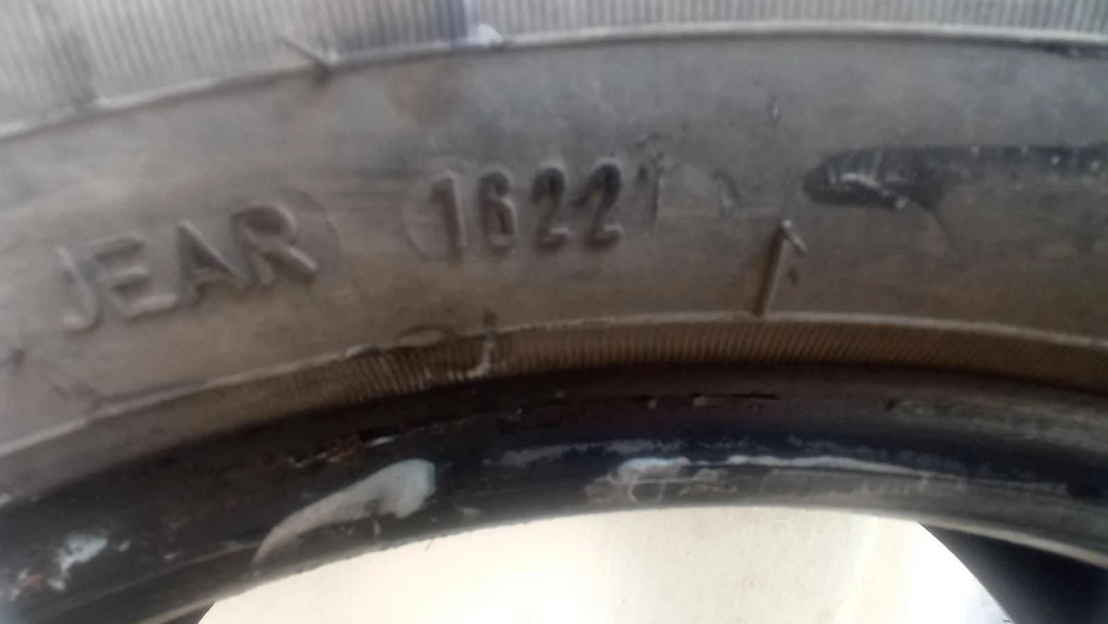 Гуми Зимни 205/60R16, снимка 5 - Гуми и джанти - 54458778