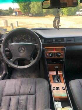 Mercedes-Benz 124 2.0 d, снимка 9