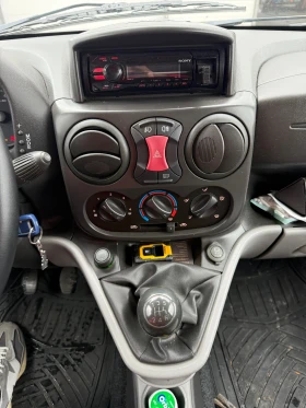 Fiat Doblo 1.3mJet * РЕГИСТРИРАН * ОБСЛУЖЕН * 5 ВРАТИ * , снимка 11