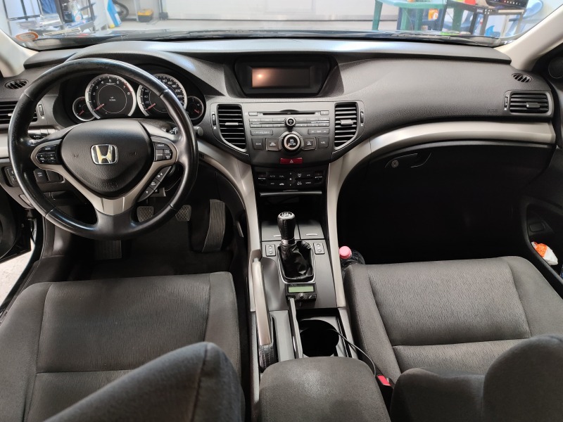 Honda Accord 2.0 i-VTEC Регистрирана, снимка 7 - Автомобили и джипове - 45956333