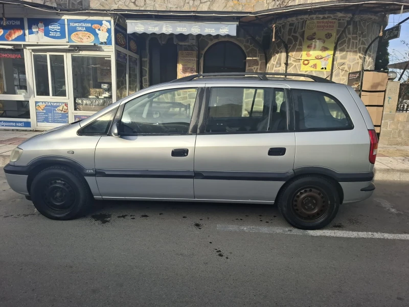 Opel Zafira 1.8, снимка 4 - Автомобили и джипове - 48584534