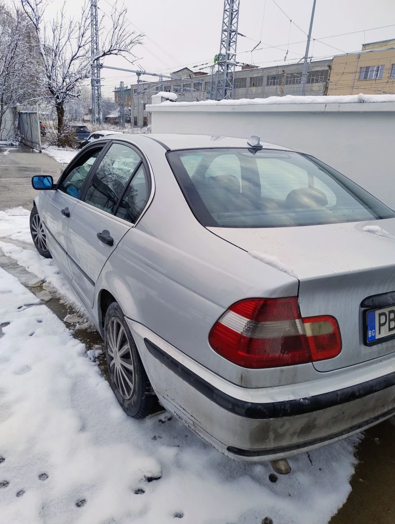 BMW 320 Гаражна, снимка 3 - Автомобили и джипове - 48674444