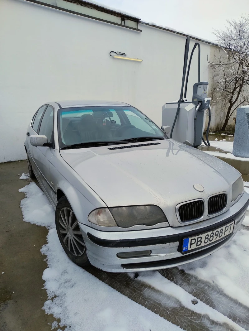 BMW 320 Гаражна, снимка 1 - Автомобили и джипове - 48674444