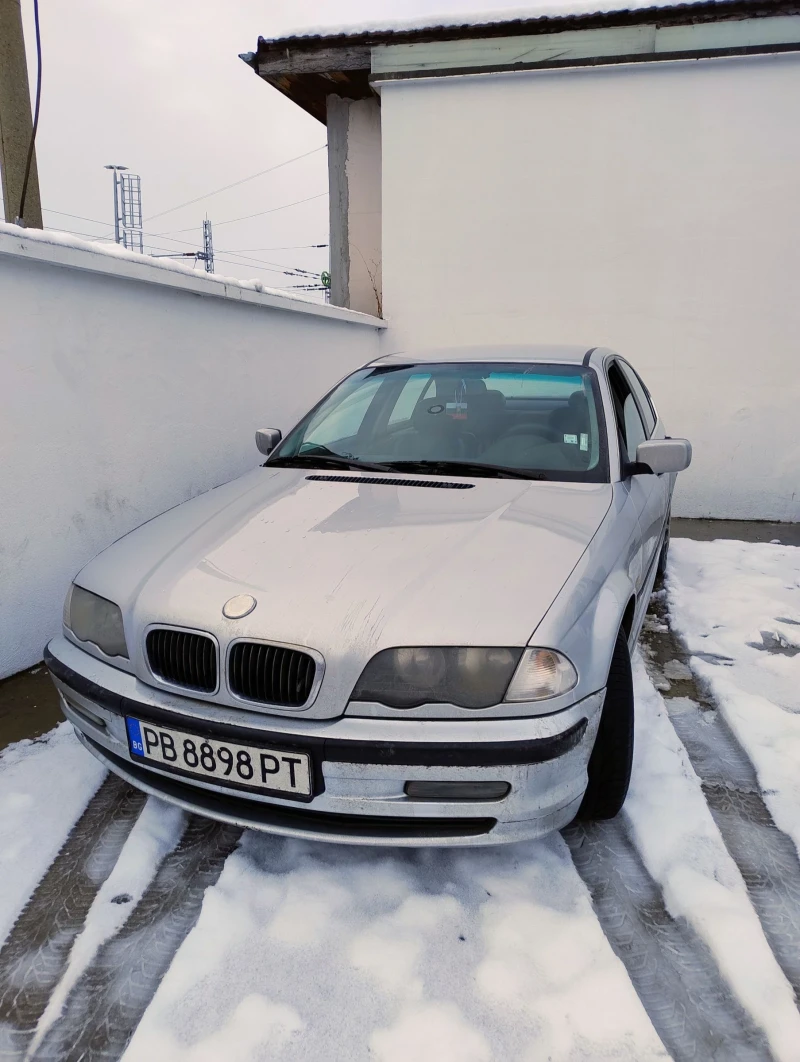 BMW 320 Гаражна, снимка 2 - Автомобили и джипове - 48674444