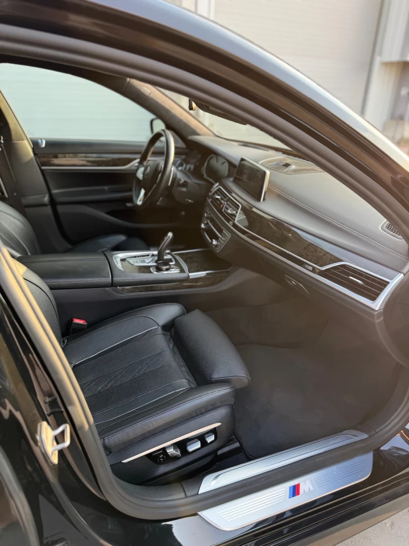 BMW 750, снимка 7 - Автомобили и джипове - 52651841