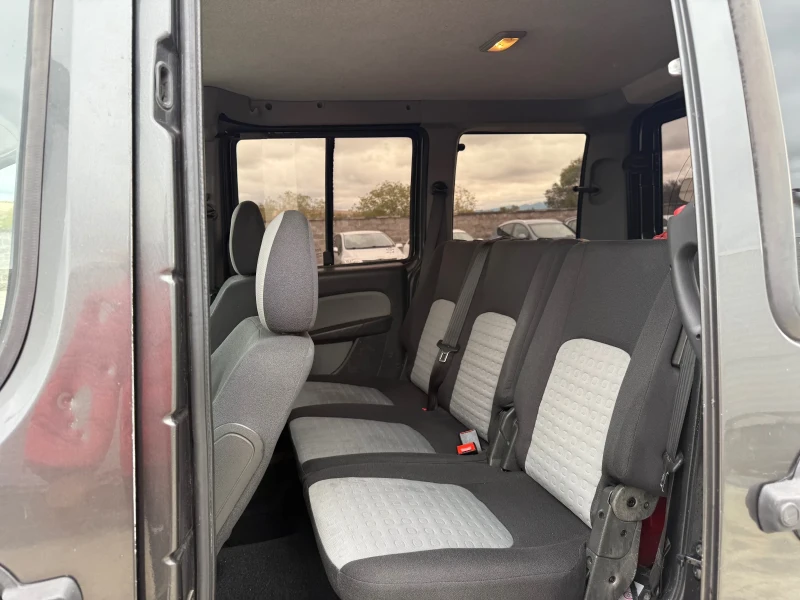 Fiat Doblo 1.3mJet * РЕГИСТРИРАН * ОБСЛУЖЕН * 5 ВРАТИ * , снимка 7 - Автомобили и джипове - 51954105