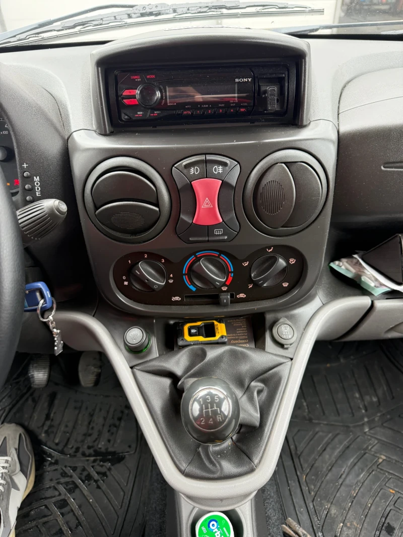 Fiat Doblo 1.3mJet * РЕГИСТРИРАН * ОБСЛУЖЕН * 5 ВРАТИ * , снимка 11 - Автомобили и джипове - 51954105
