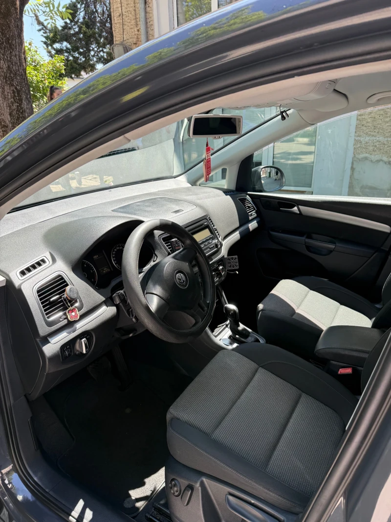 VW Sharan 2.0 TDI, снимка 7 - Автомобили и джипове - 52220692