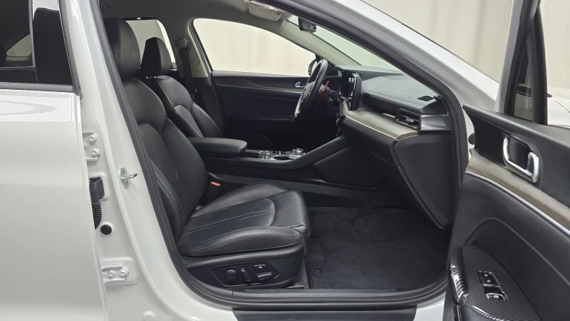 Kia K5 2.0 NOBLESSE, снимка 9 - Автомобили и джипове - 52559389