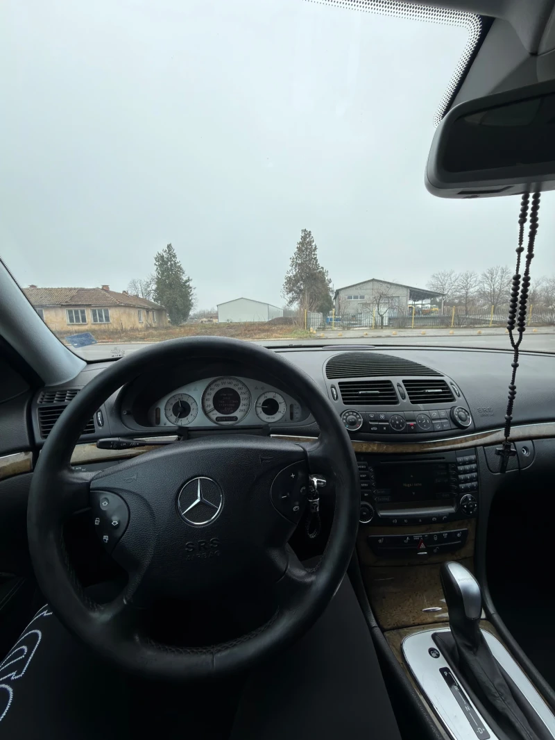 Mercedes-Benz E 320, снимка 6 - Автомобили и джипове - 53215236