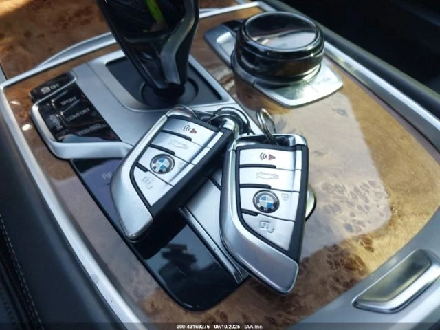 BMW 750 M Sport - изображение 10