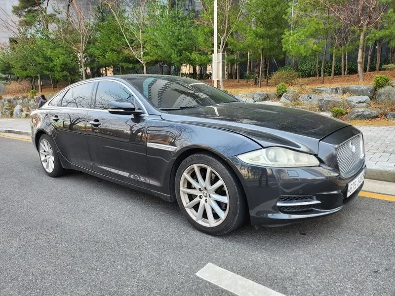 Jaguar Xj 3.0D, снимка 17 - Автомобили и джипове - 54454376