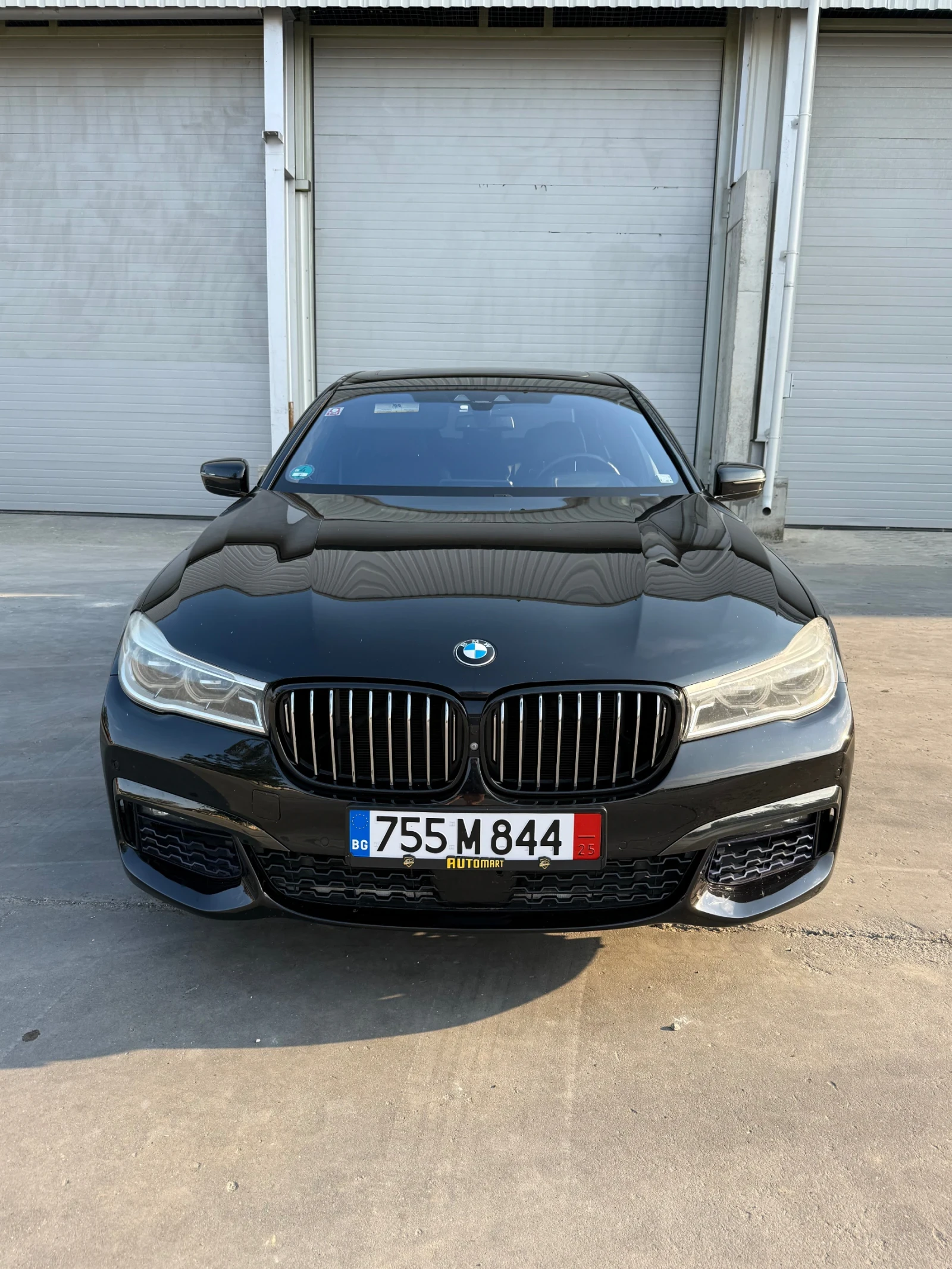 BMW 750, снимка 1